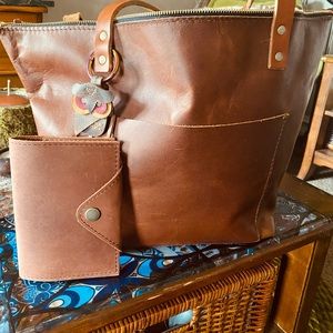 Portland Leather Goods Large Honey Zipper